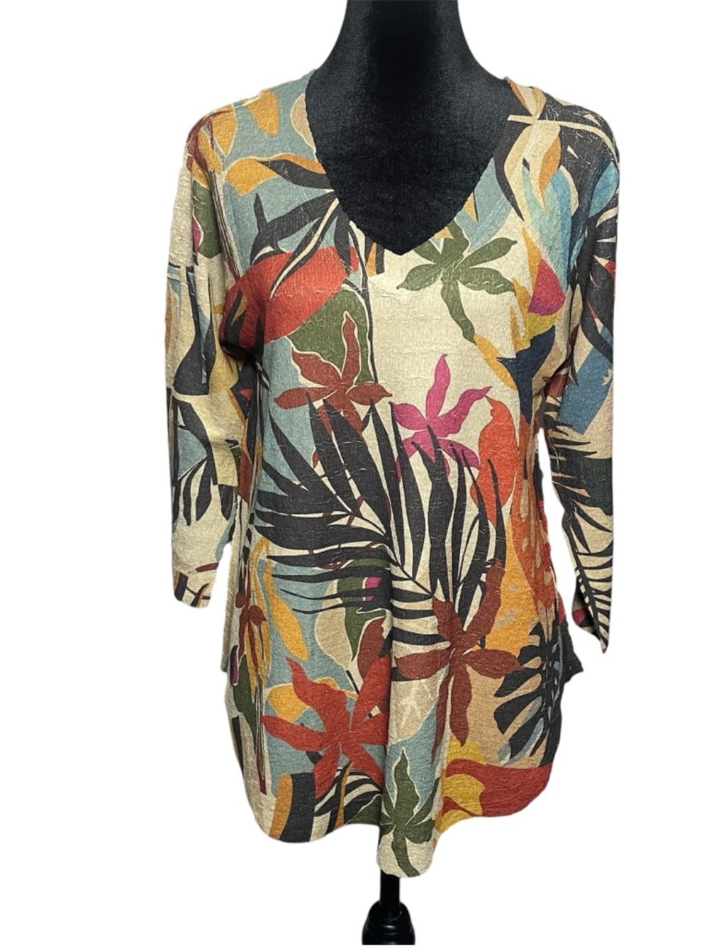 Inoah Tropical Scalloped hem top 3/4 length sleeves